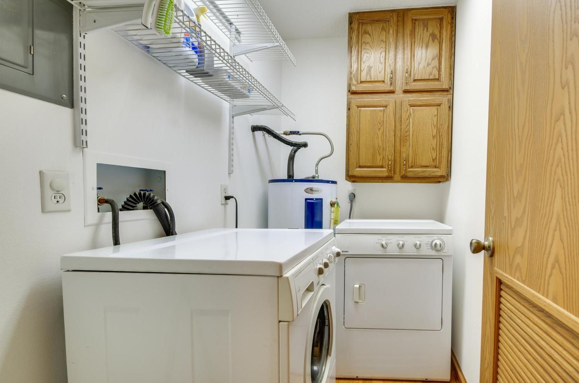 Cozy Lake Ozark Condo Rental With Grill, Pool Access Kültér fotó