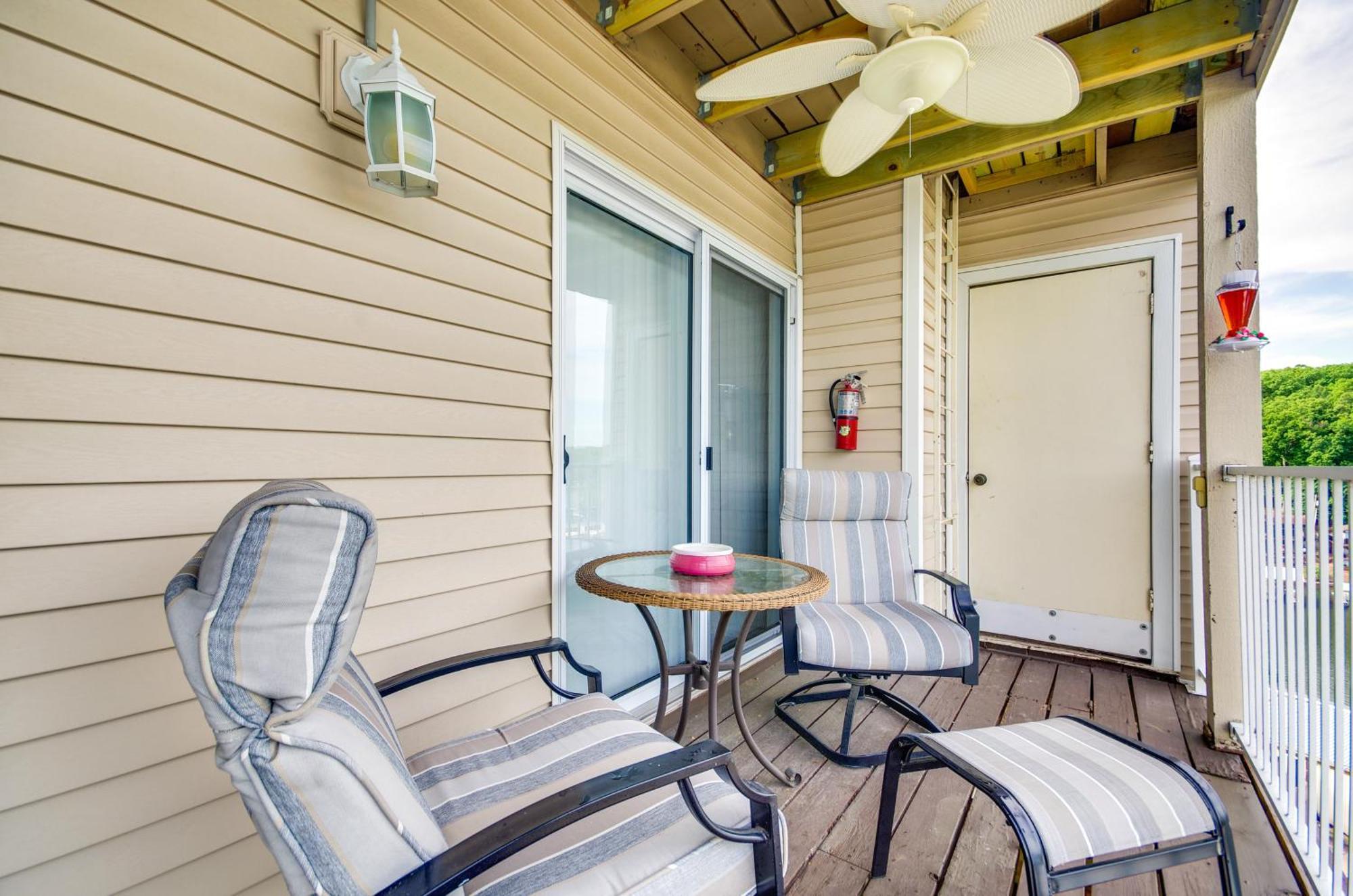 Cozy Lake Ozark Condo Rental With Grill, Pool Access Kültér fotó